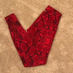 Lululemon high waisted rare snake skin pattern